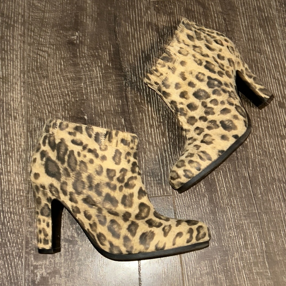 Sam& Libby Primal Animal print booties, ankle boots